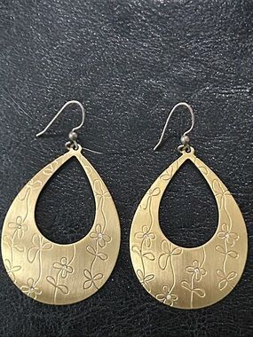 Gold Floral Teardrop Dangle Earrings for Women